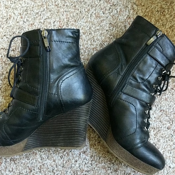 S.E. Boutique Platform Vegan Leather Boots - Picture 3 of 5